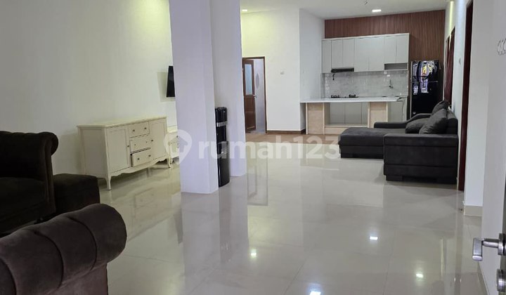 Rumah Bagus Semi Furnished SHM Harapan Indah, Bekasi 2