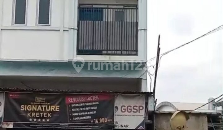 Flood Free, Shophouse, 2 Floors, Freehold Title, Near Toll Road and Commuter Train Access