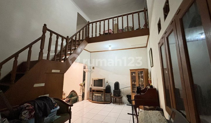 Rumah, 2 Lantai, SHM, Dekat Akses Tol dan LRT di Jatibening 2