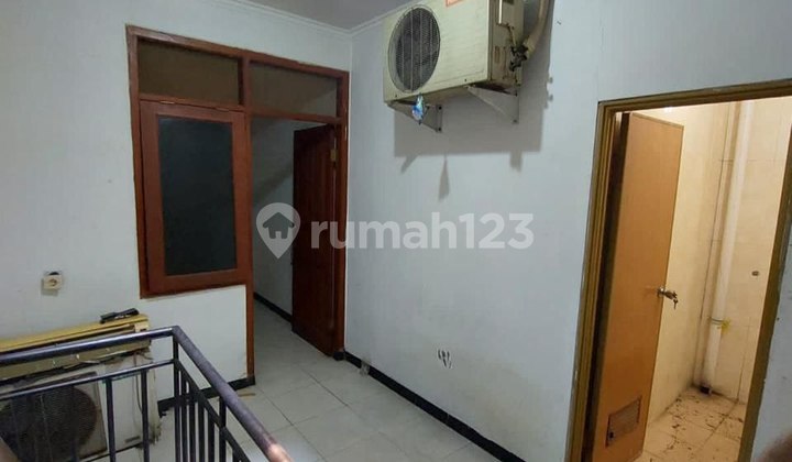 Near Toll Access, House, 2 Floors, Freehold Title, Eligible for Mortgage in Duren Sawit.