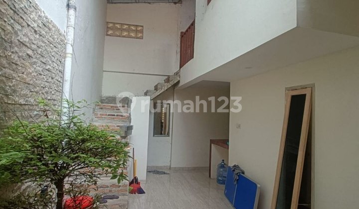 Rumah, 1 ½ Lantai, SHM, Dekat Akses Tol, bisa KPR di Jati Asih