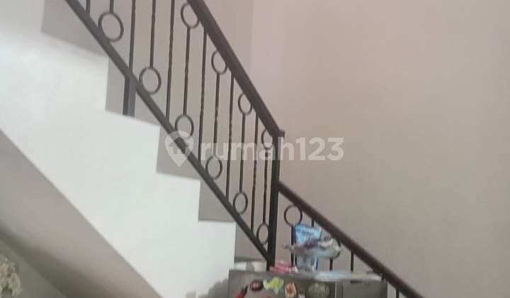 Rumah Bagus 2 Lantai  SHM Jatiwaringin, Bekasi 2