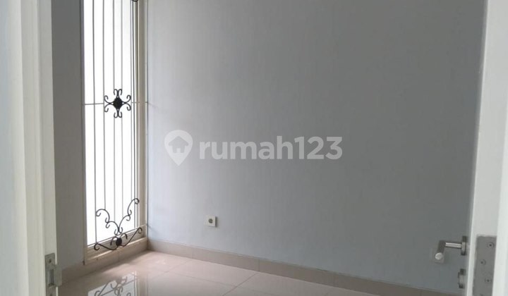 Siap Huni, Rumah Bagus, 2 Lantai, Dekat Pusat Perbelanjaan 2