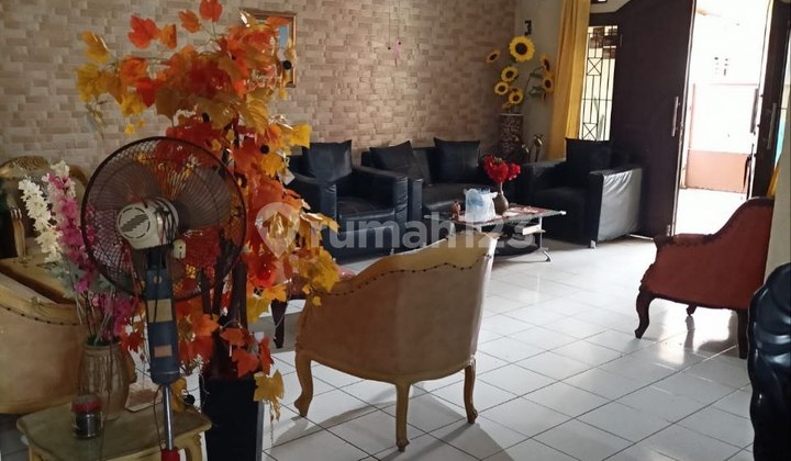 Dekat Stasiun, Rumah Luas, Dekat Kampus dan Mall, di Cipinang