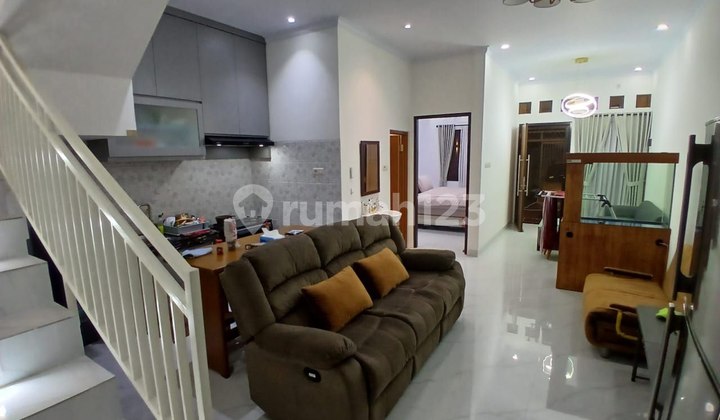 Rumah Bagus 2 Lantai SHM Full Furnished di Karawaci, Tangerang