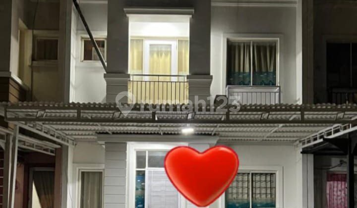 Nice House, 2 Floors, Freehold Certificate, Strategic Location in Summarecon Bekasi