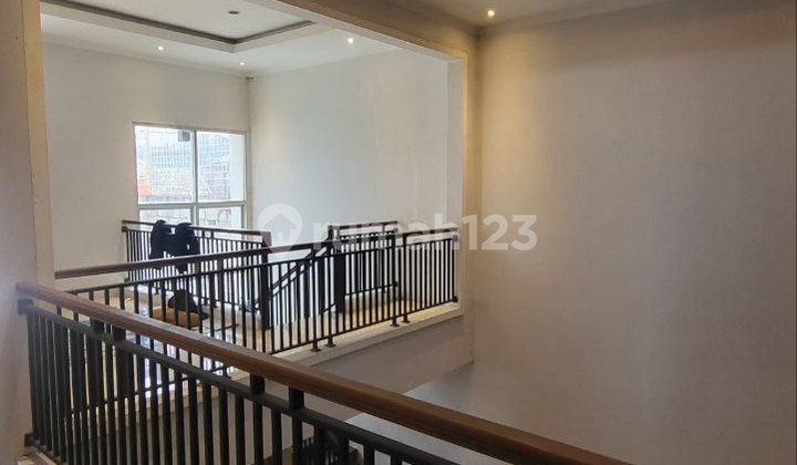 Dekat Akses Tol, Rumah, 2 Lantai, SHM, bisa KPR 2