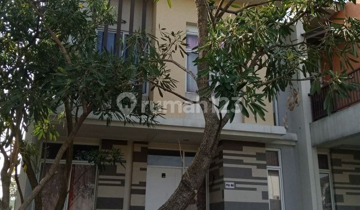 Rumah Hook, Bagus, 2 Lantai, SHM, di Legenda Wisata Cibubur