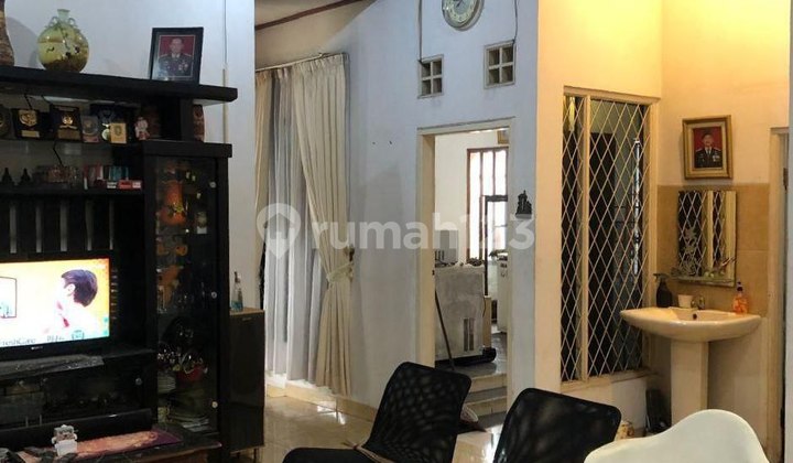 Rumah Kontrakan Bagus Semi Furnished Jatiwaringin, Bekasi 2