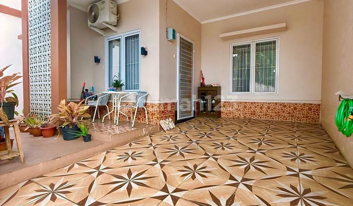 Siap Huni, Rumah Bagus, 2 Lantai, SHM, Dekat Tol, bisa KPR