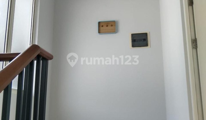 Siap Huni, Rumah Bagus, 2 Lantai, Dekat Pusat Perbelanjaan