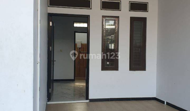 Di Jual Rumah 2 Lantai Modern 2