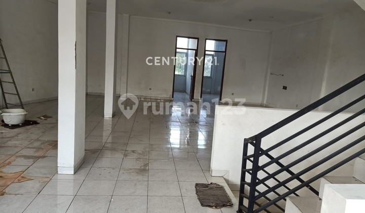 2-Storey Shop House with Strategic Location on Ahmad Yani Street, Bandung 2