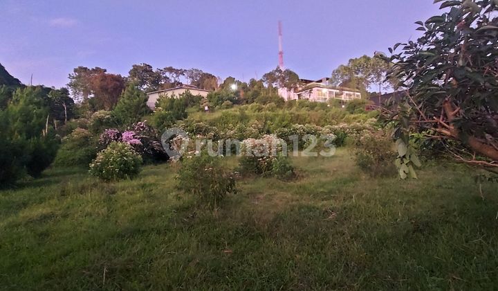 Wide Land on S Street in Pager Wangi, Suka Mukti Street. Wide Land on S Street in Pager Wangi, Suka Mukti Street.