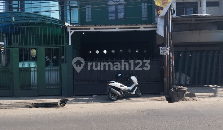 Ruko Bebas Banjir 3 Lantai dengan Rooftop di Kopo Sayati