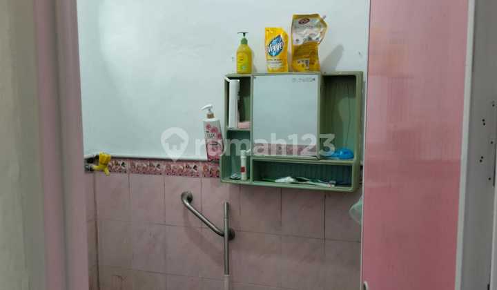 Ready-to-Occupy House in Sukamenak Indah with a Nice and Wide Front Road, Easy Access Close to City Center, Shopping Centers and Educational Centers, and Most Importantly Close to Toll Gate and Hospital. 2