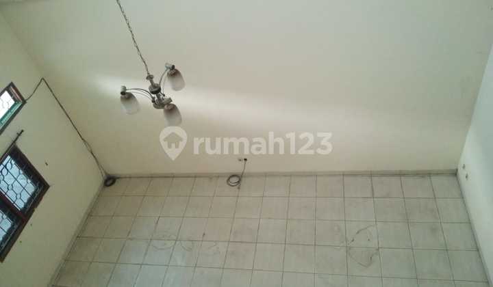 Near Toll Access, Boarding House, 2 Floors, SHM, Near Place of Worship, Ready to Occupy 2