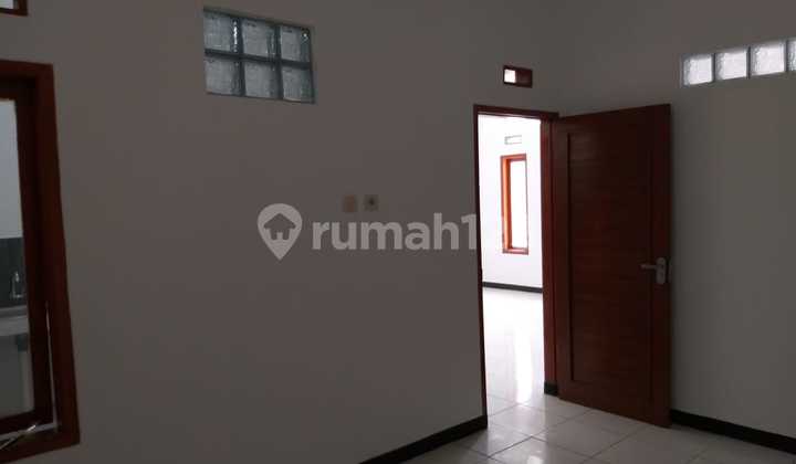 Rumah Siap Huni di Jalan Utama Komplek,Bebas Banjir 2