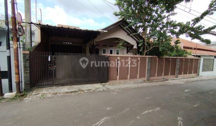 Rumah Terawat, Bentuk Tanah Kotak di Margahayu Permai 1