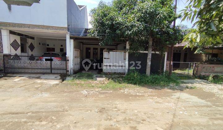 Rumah Berada di Kawasan Ramai di Graha Rancamanyar 1