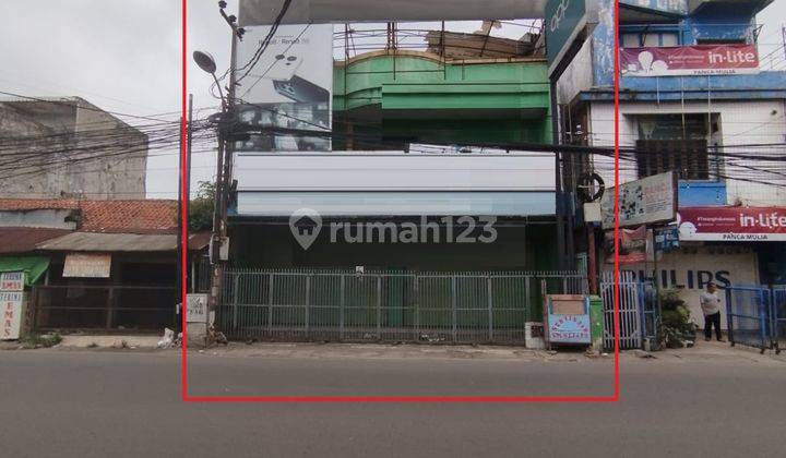 Ruko 3 Lantai Area Ramai pertokoan, dekat pasar di Kopo Sayati 1