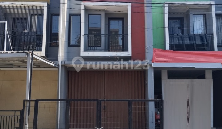 Shop House in TKI Wing Near Shopping Center and Crowded Area