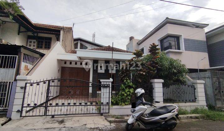 Rumah Dekat Sentra Industri Dan Pusat Belanja di Kopo Permai 1