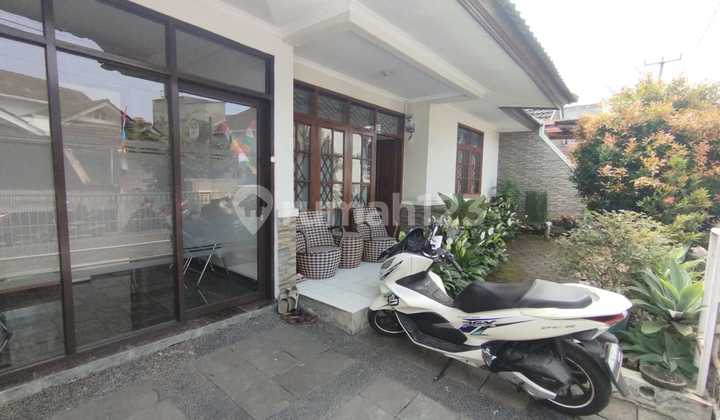 Hunian dengan Vibes Rumah Nenek di Taman Cibaduyut Indah Hunian dengan Vibes Rumah Nenek di Taman Cibaduyut Indah