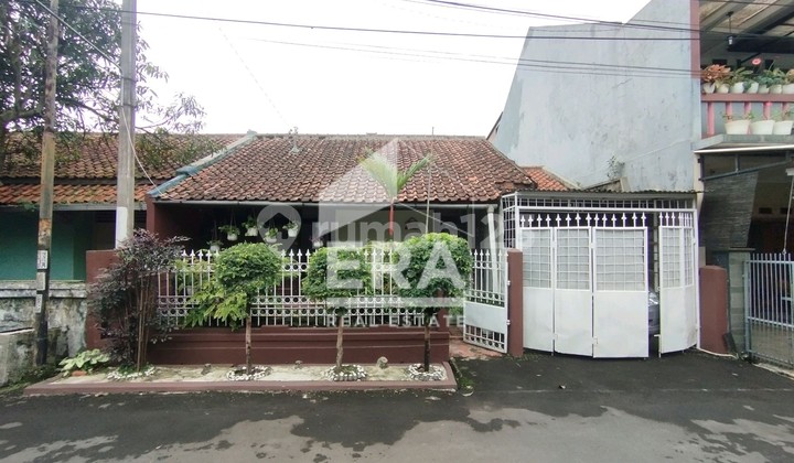 Asri House with a Safe, Comfortable and Ready-to-Live-In Environment