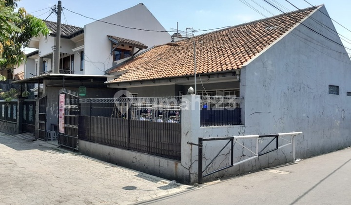 Rumah Posisi Hook di Cibaduyut Lingkungan Aman dan Nyaman