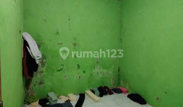 On Main Road in Complex Suitable for Commercial / Residential 2