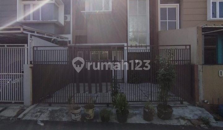 Rumah Baru Siap Huni dengan Lingkungan Aman dan Nyaman Rumah Baru Siap Huni dengan Lingkungan Aman dan Nyaman