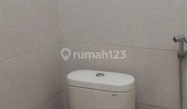 Hook House in a Comfortable Environment, eligible for KPR in Rancamanyar. 2