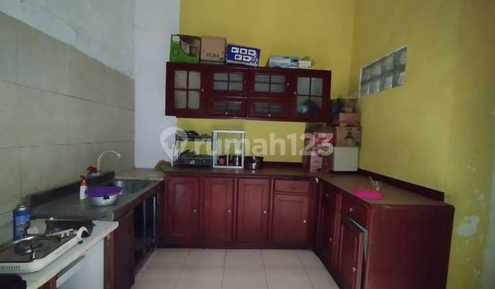 Luxury House Near Main Road, Safe and Comfortable Neighborhood 2