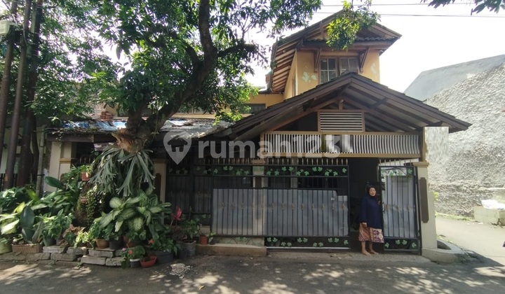Rumah Modern Tropis Dekat dengan Pintu Tol dan Pusat Keramaian