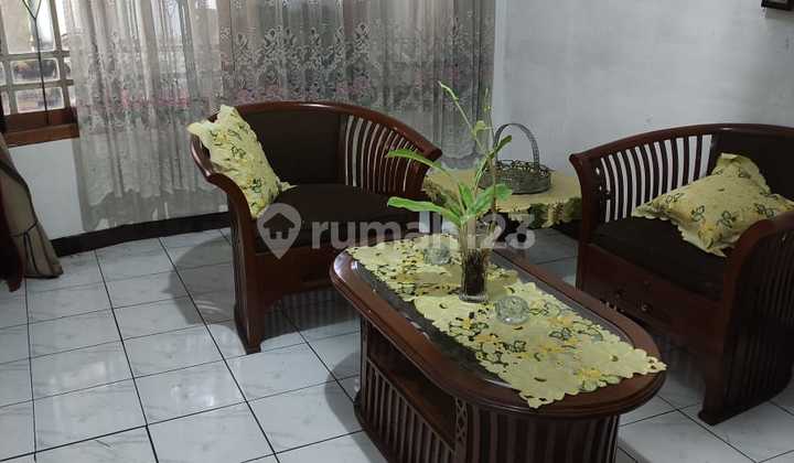 Modern Tropical House Close to Toll Gate and City Center 2