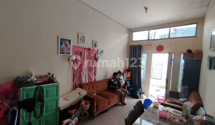 Hunian Siap di Jalan Utama Komplek,Dengan Lingkungan yang Hangat,Aman dan Nyaman Sangat Cocok untuk Pasangan Muda Mupun Segala Usia,Akses Dekat Pintu Tol,Rs,Pusat Keramaian dan Pusatpendidikan 2