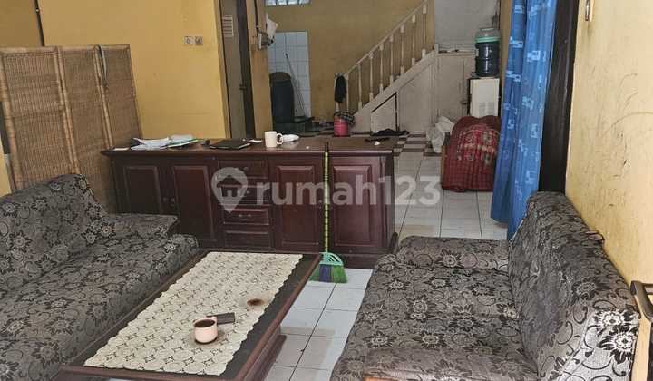 Residence with Access Near Highway, University, and City Center 2