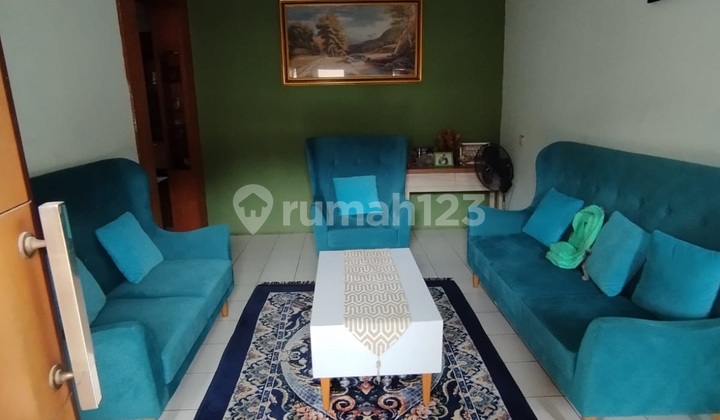 Rumah dengan Backyard Yg Luas Cocok untuk Berkebun/Dibuat Kavling