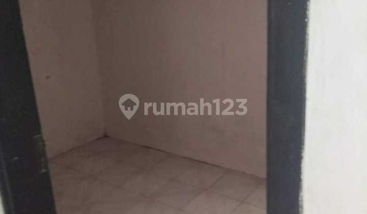 House Access Near Highway, University, and Other Crowded Centers 2