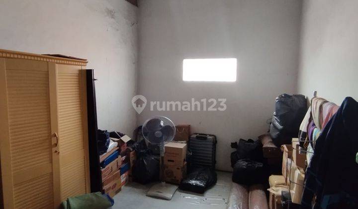 Rumah Posisi Hook, Akses Jalan Masuk 2 Mobil di Sukamenak Indah 2