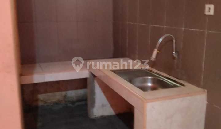 Ready-to-Occupy House in Sayap TKI, Close to Toll Gate, Hospital, Education Center and Crowded Areas, Safe and Comfortable Environment, Flood-Free. 2