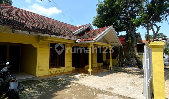 Rumah dengan Tanah dan Halaman yang Luas di Margaasih,Cocok untuk Dibuat Kostan,Maupun Rumah Tinggal