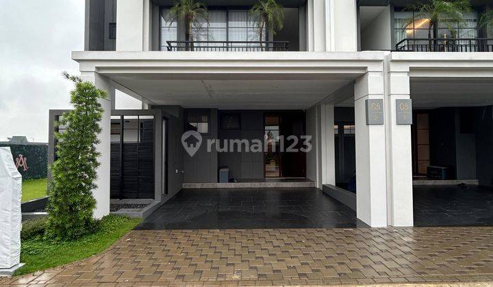 Rumah Mewah Bsd Ada Balcony Dan Rooftop, Tipe 8 Dekat Mall Eastvara Dan 5 Menit Ke Pintu Toll 1