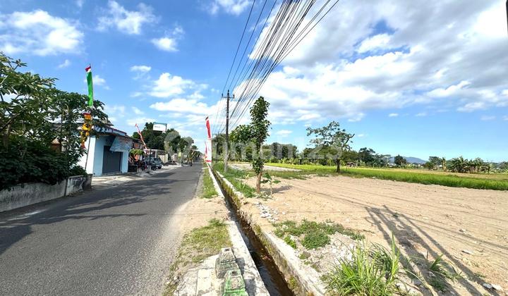 East of Maguwoharjo Stadium Sleman, Cheap Land by the Roadside