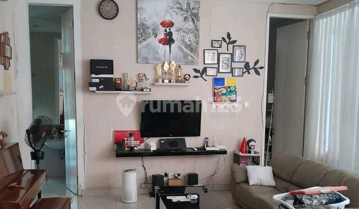 Jual Rumah Bagus HGB di Pakuwon City Cluster Malibu Jual Rumah Bagus HGB di Pakuwon City Cluster Malibu