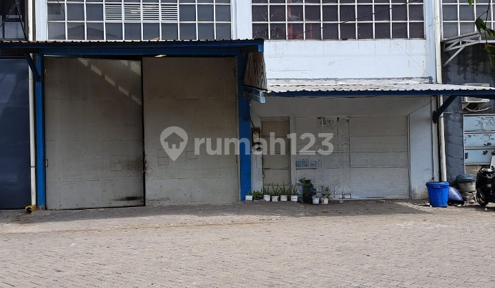 Ready-to-Use Warehouse, Good Building, Can Enter 40-Foot Container, Near Juanda Airport & Toll Road.