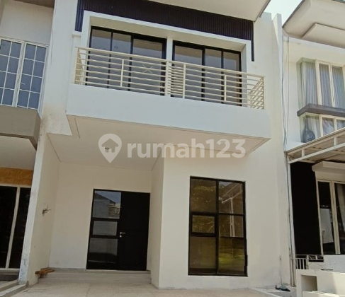 Rumah Di Pakuwon City Kawasan Elit Surabaya Timur Lokasi Dekat Mall Dan Universitas Ternama