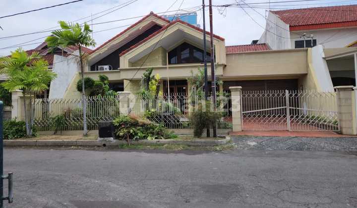 Dijual Rumah Terawat 1 Lantai Dharmahusada Indah Surabaya Timur