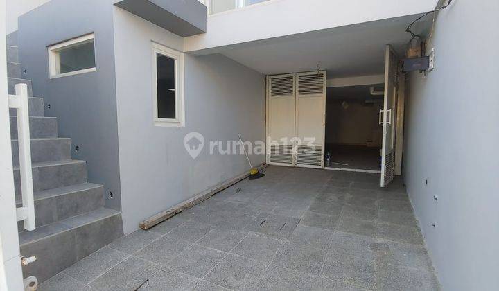 Rumah 3 Lantai Pakuwon City Dekat East Coast Mall, Its, Mulyosari 2